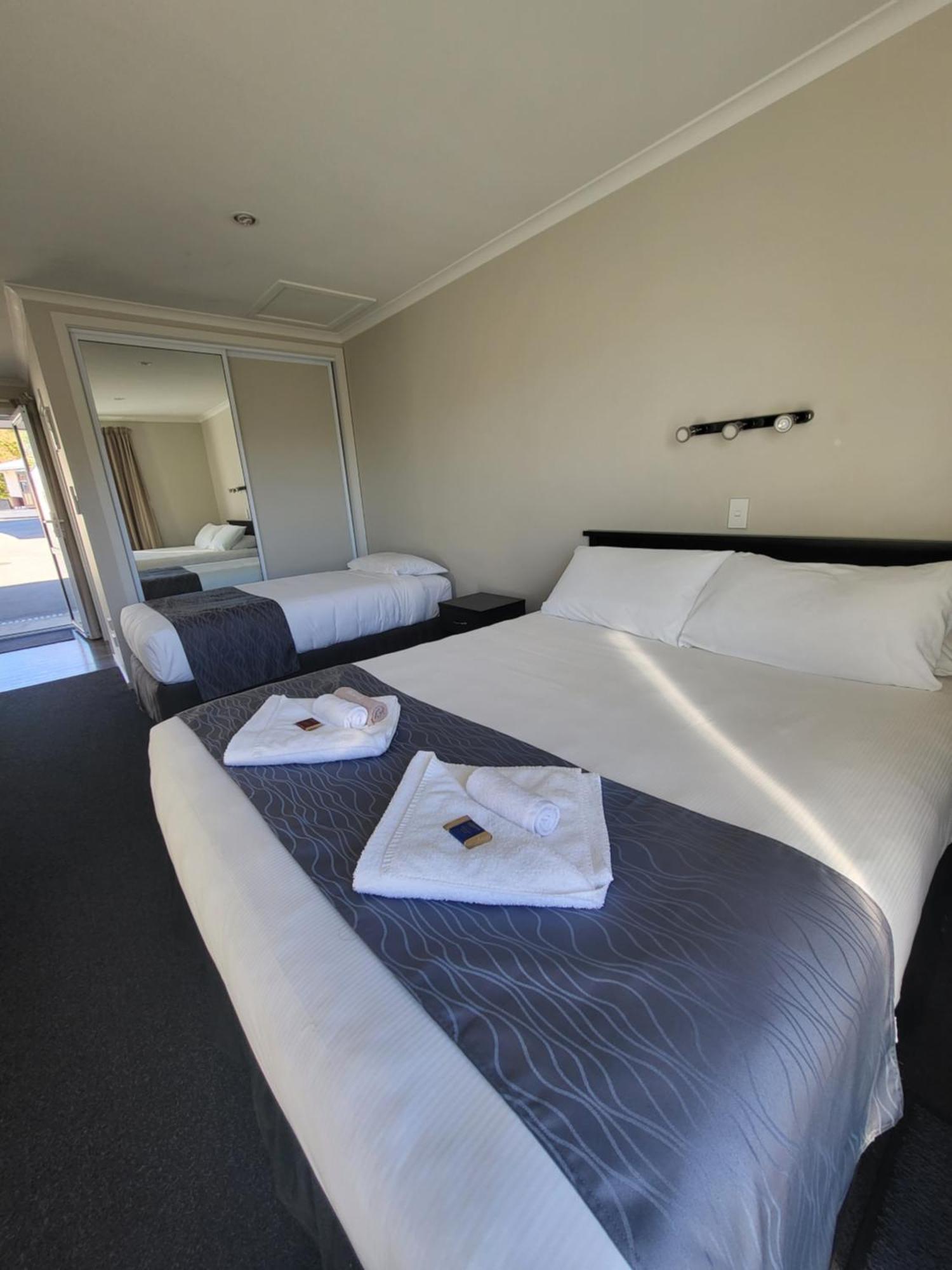 Ferrylink Motel Picton Buitenkant foto